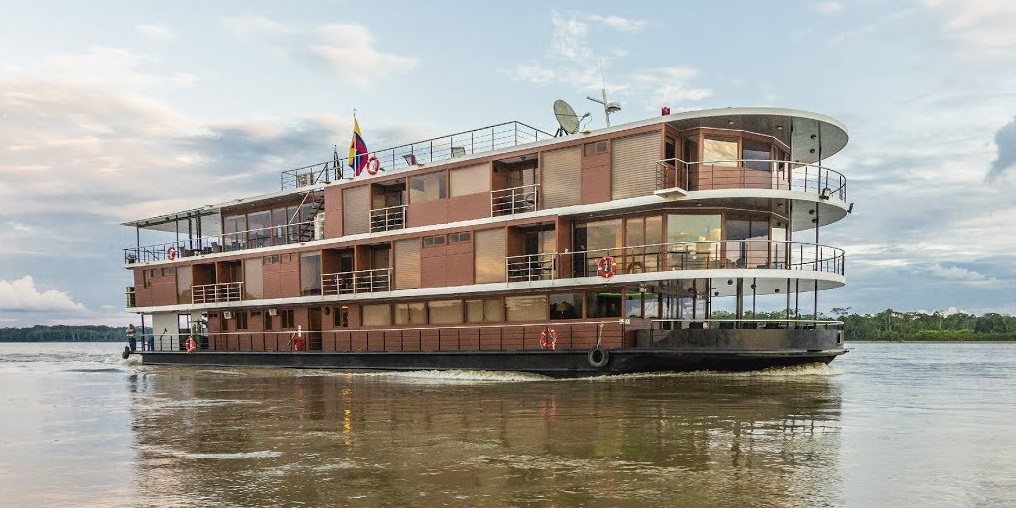 El buque MANATEE AMAZON EXPLORER de Anakonda Amazon Cruises llegando por la mañana a un nuevo destino en el Amazonas. MANATEE AMAZON EXPLORER CRUCEROS EXPLORACIÓN AMAZONIA CRUCEROS CRUCEROS EXPLORACION CRUCEROS FLUVIALES EXPEDICION CRUCEROS RIO AMAZONAS ANAKONDA AMAZON CRUISES #AnakondaAmazonCruises #ManateeAmazonExplorer #CrucerosAmazonas
